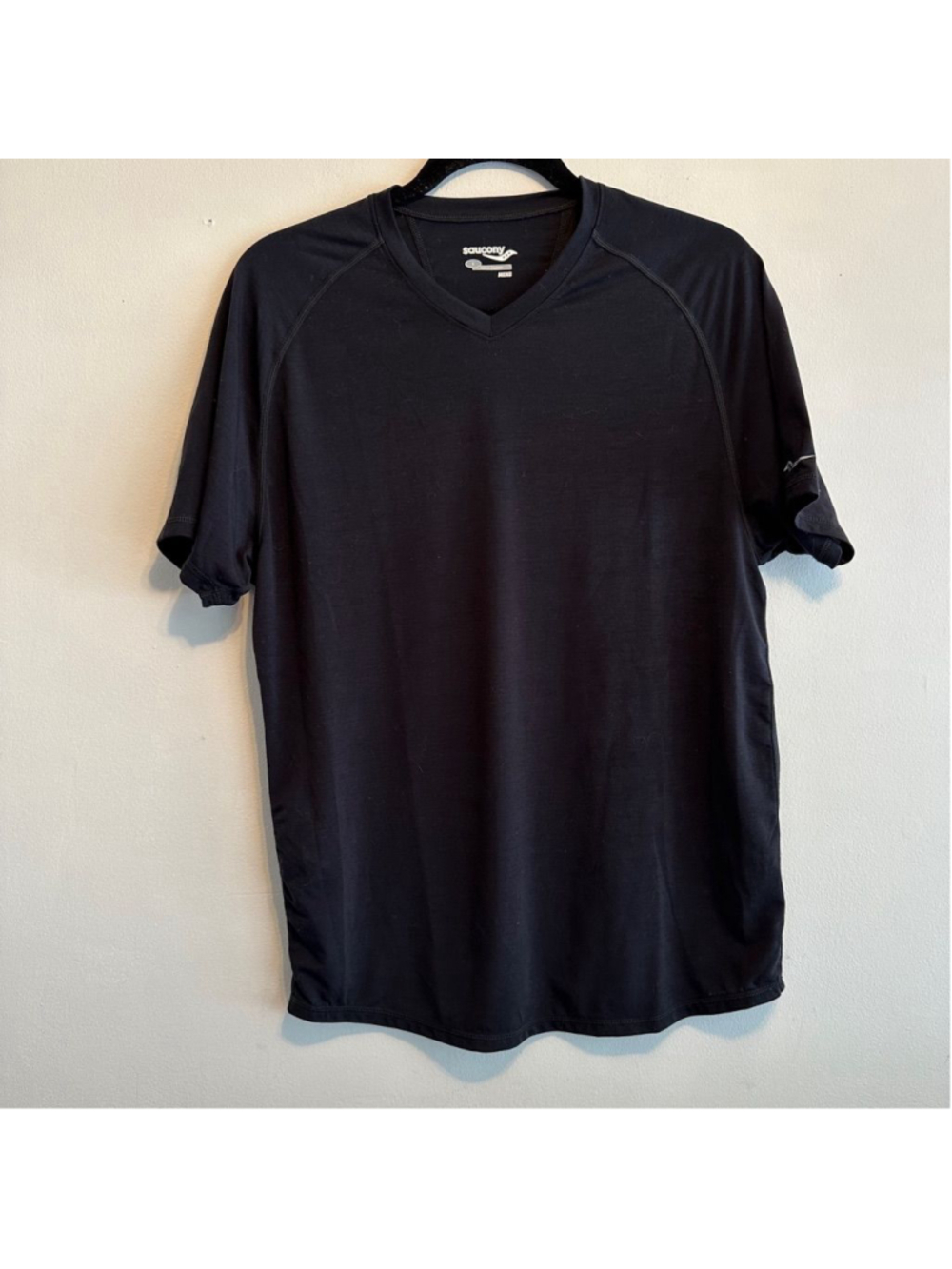 Saucony Black V-Neck T-Shirt - Men's size s